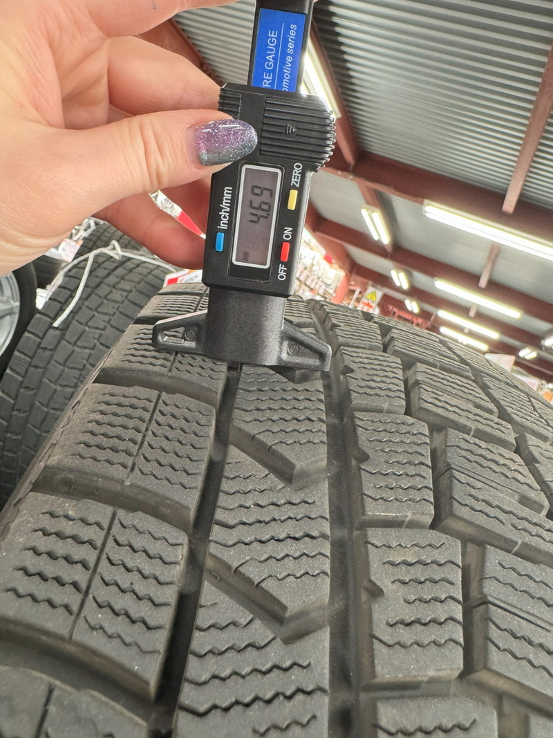 ダンロップ くし ウィンターマックス．205/60R16.18年製．9分山．4本セット
