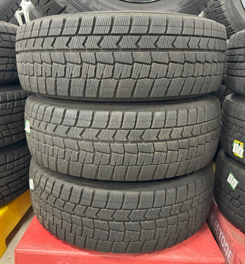 215/55 R17、DUNLOP 青白 WINTERMAXX WM02